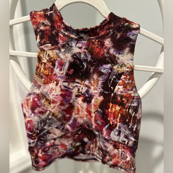 Lululemon Everlux and Mesh Cropped Tank Size 6 - Picture 3 of 9